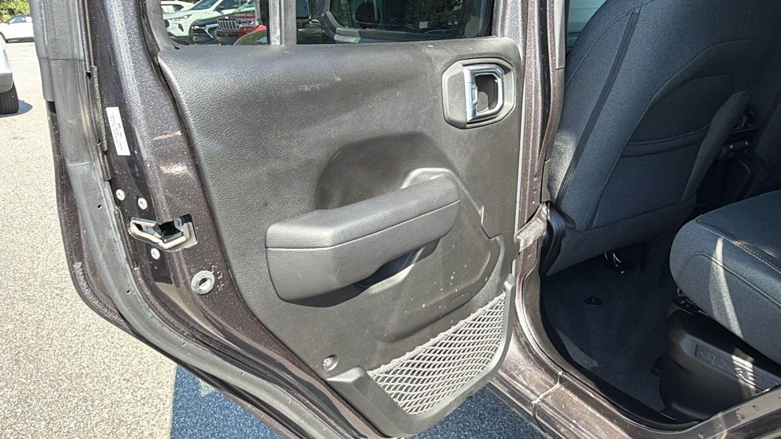 Used 2024 Jeep Wrangler Unlimited AWD/4WD image 22