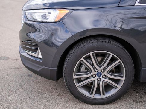 Used 2021 Ford Edge Titanium image 9
