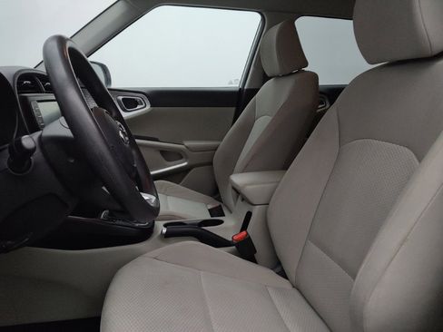 Used 2021 Kia Soul LX image 17