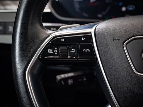 Used 2022 Audi e-tron Premium w/ Convenience Plus Package image 26