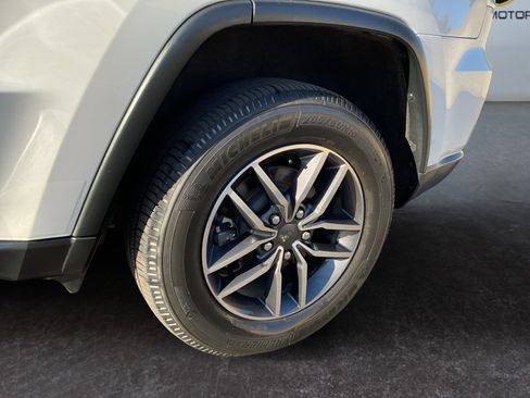 Used 2019 Jeep Grand Cherokee Limited w/ Luxury Group II image 10