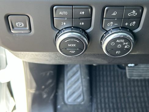 New 2026 GMC Sierra 3500 Denali Ultimate AWD/4WD image 18
