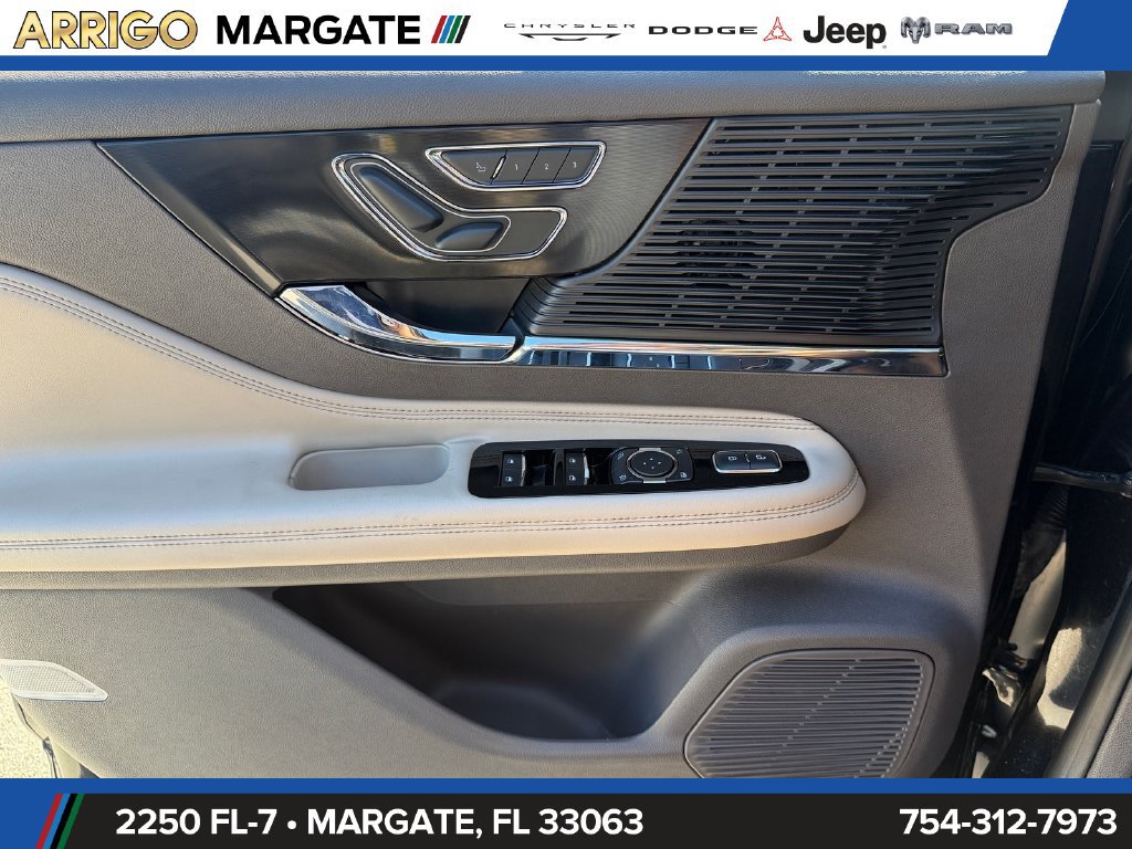 Used 2022 Lincoln Corsair FWD image 35