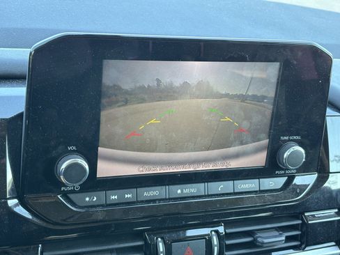 Used 2022 Nissan Pathfinder SV image 6