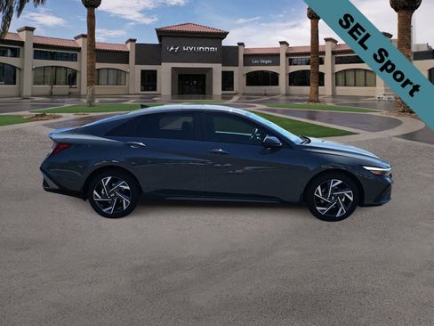 Certified 2025 Hyundai Elantra Sport FWD image 9