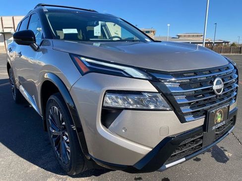 New 2026 Nissan Rogue Platinum image 9