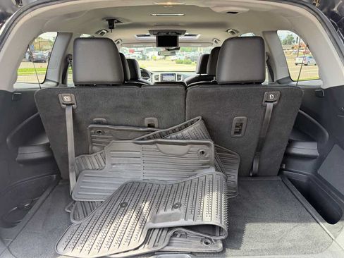 Used 2016 Honda Pilot Touring image 16