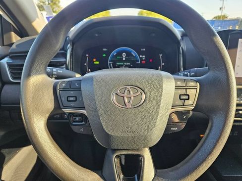 Used 2025 Toyota Camry LE FWD image 9