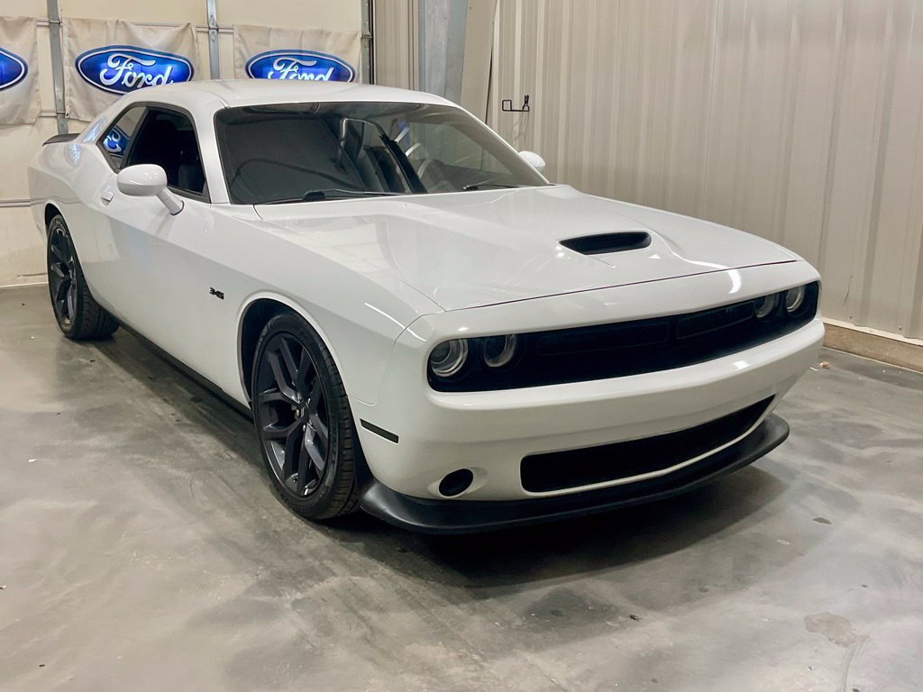 Used 2023 Dodge Challenger R/T w/ Blacktop Package RWD image 2