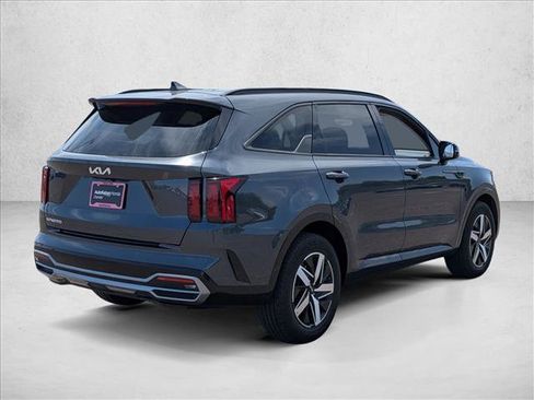 Used 2023 Kia Sorento S w/ Panoramic Sunroof Package FWD image 5