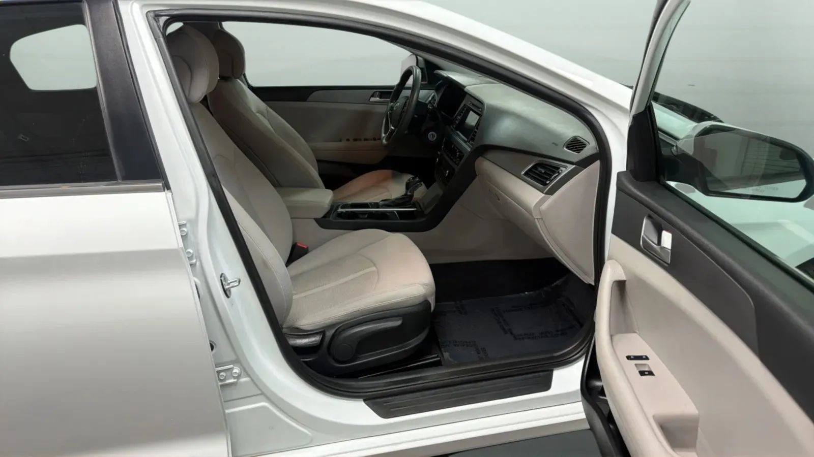 Used 2016 Hyundai Sonata SE FWD image 22