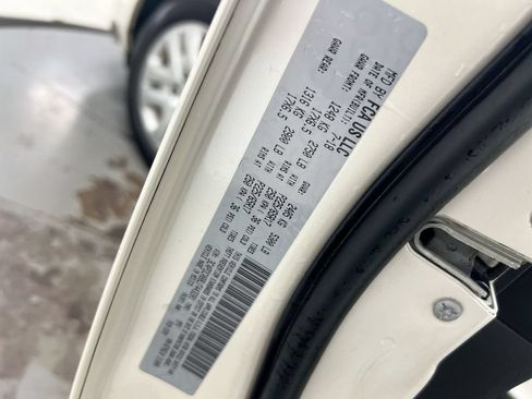 Used 2018 Dodge Journey SE w/ Connectivity Group FWD image 27