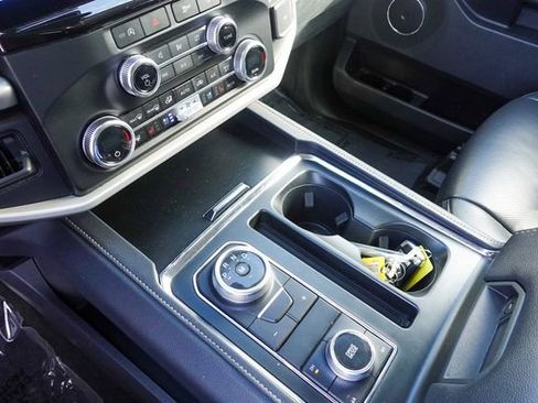 Used 2024 Ford Expedition Max XLT image 22