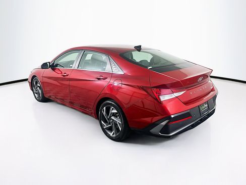 Used 2024 Hyundai Elantra Limited image 5