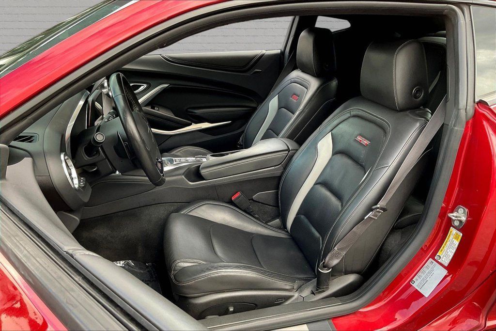 Used 2016 Chevrolet Camaro SS RWD image 19