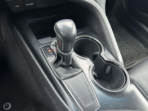 Used 2020 Toyota Camry SE image 30