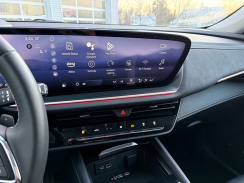 Used 2025 Buick Envision Sport Touring image 21