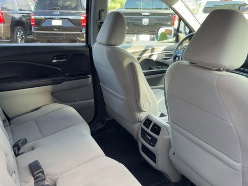 Used 2017 Honda Pilot EX image 13