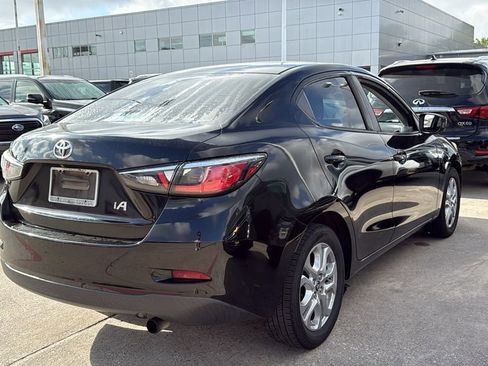 Used 2017 Toyota Yaris iA image 3