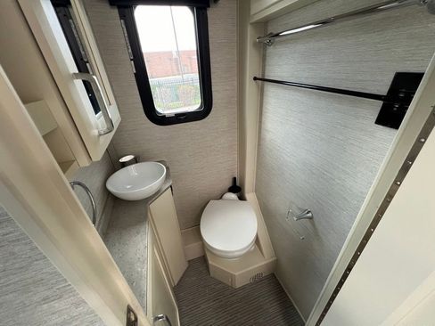 Used 2020 Mercedes-Benz Sprinter 3500 image 26