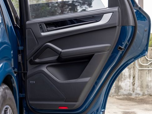 New 2025 Porsche Cayenne S image 47