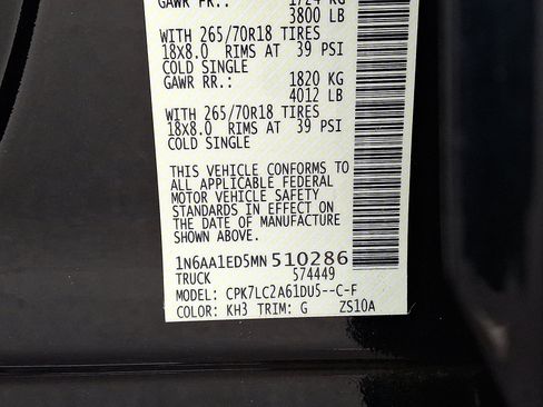 Used 2021 Nissan Titan SV w/ SV Convenience Package image 26