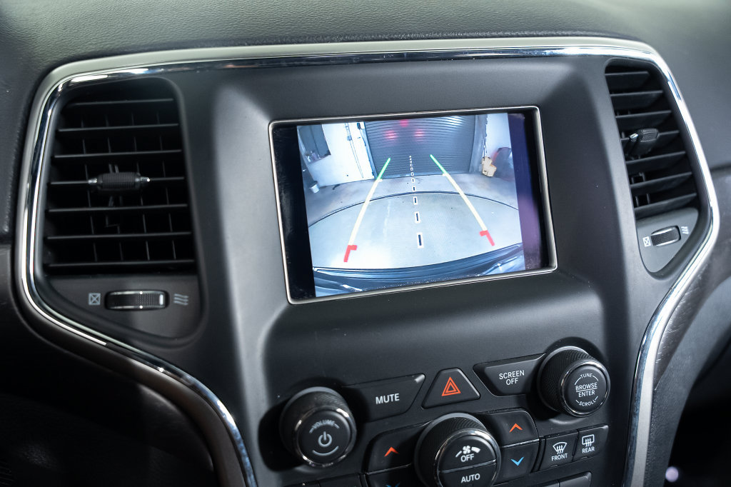 Used 2018 Jeep Grand Cherokee Laredo RWD image 34