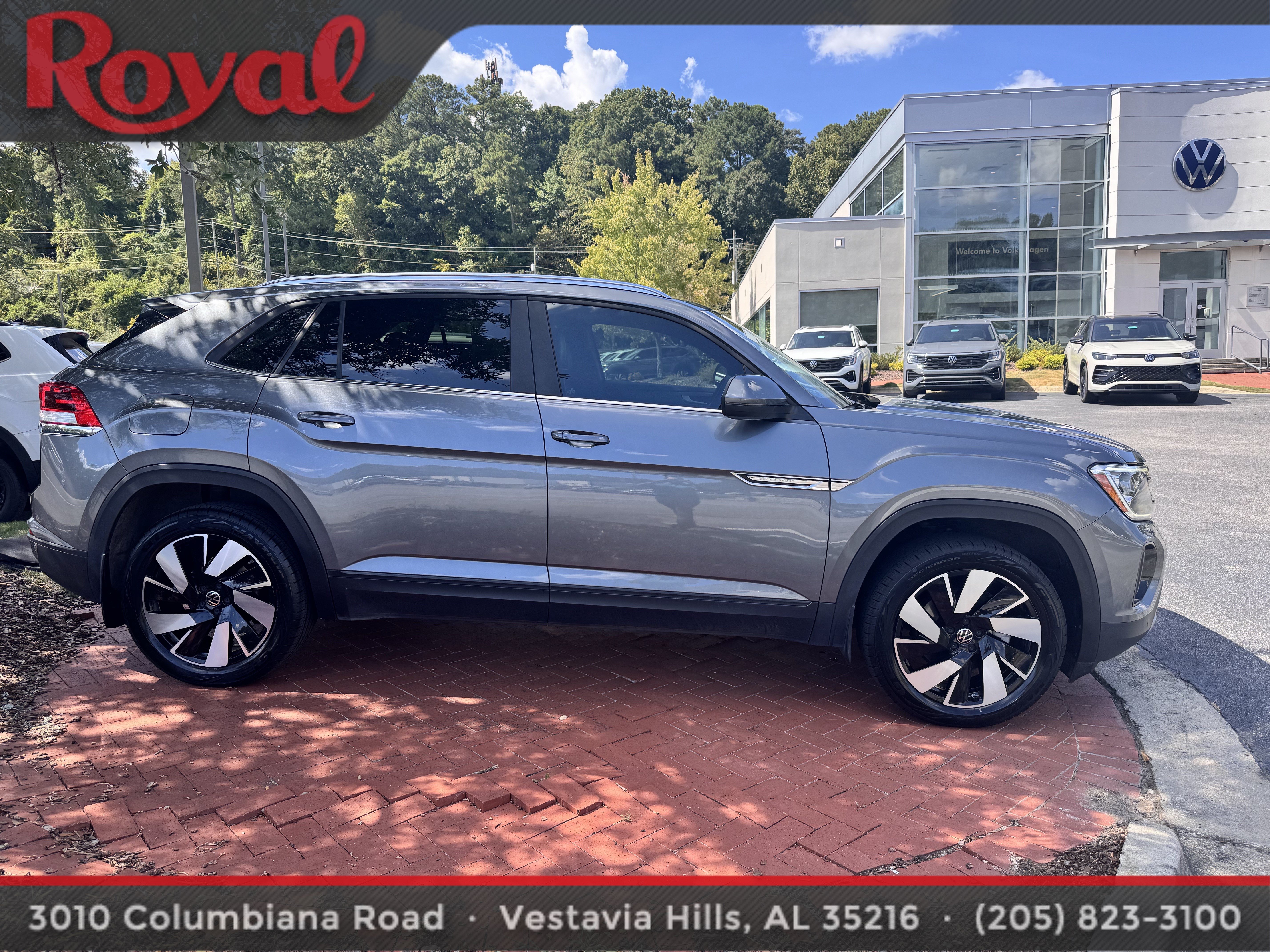Certified 2024 Volkswagen Atlas Cross Sport SE FWD image 2
