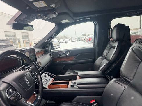 Used 2019 Lincoln Navigator L Reserve image 9