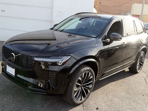New 2026 Volvo XC90 B6 Ultra w/ Protection Package image 7