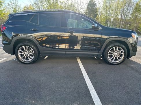 Used 2024 GMC Terrain SLT AWD/4WD image 6
