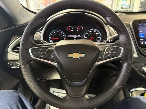 Used 2024 Chevrolet Malibu LT FWD image 11