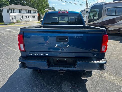 Used 2018 Chevrolet Silverado 1500 LTZ Z71 w/ LTZ Plus Package AWD/4WD image 5