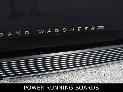 Used 2022 Jeep Grand Wagoneer Series III AWD/4WD image 12