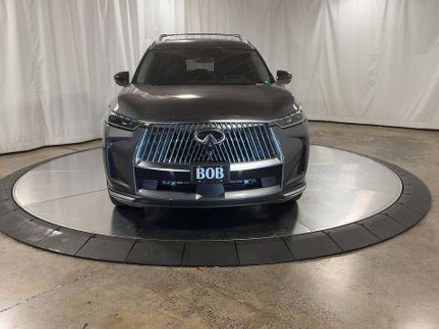 Certified 2026 INFINITI QX60 Luxe w/ Family Package image 3