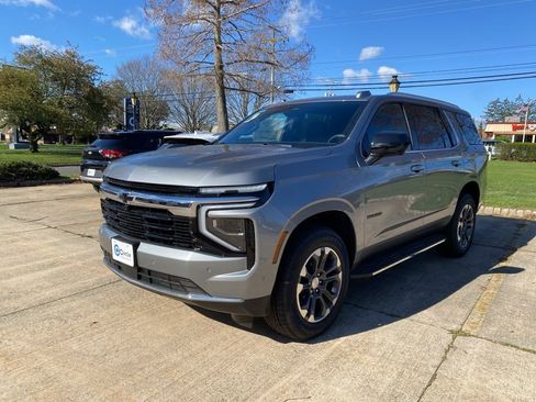 New 2026 Chevrolet Tahoe LS w/ LPO, Dark Essentials Package AWD/4WD image 6