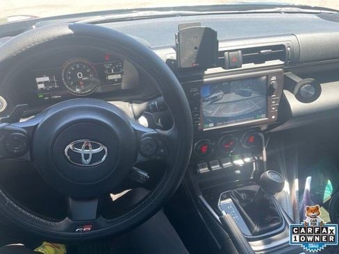 Used 2025 Toyota GR86 w/ ALL Weather Mat Package (TMS) RWD image 13