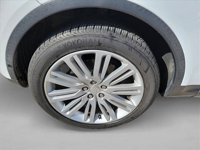 Used 2018 Land Rover Discovery HSE Luxury AWD/4WD image 9