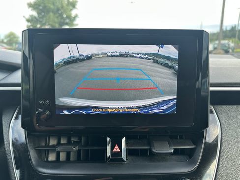 Used 2024 Toyota Corolla LE FWD image 15