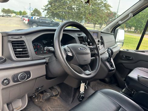 Used 2022 Ford Transit 350 DRW RWD image 16