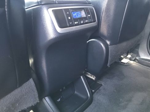 Used 2018 Toyota Highlander Limited image 18