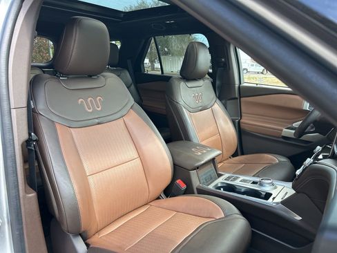 Used 2022 Ford Explorer King Ranch image 45
