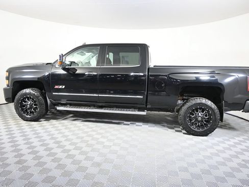 Used 2019 Chevrolet Silverado 2500 LTZ w/ Duramax Plus Package AWD/4WD image 3