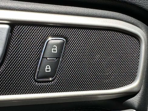 Used 2023 Ford Explorer XLT w/ Equipment Group 202A AWD/4WD image 32