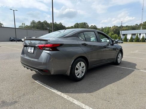 Used 2021 Nissan Versa S FWD image 5