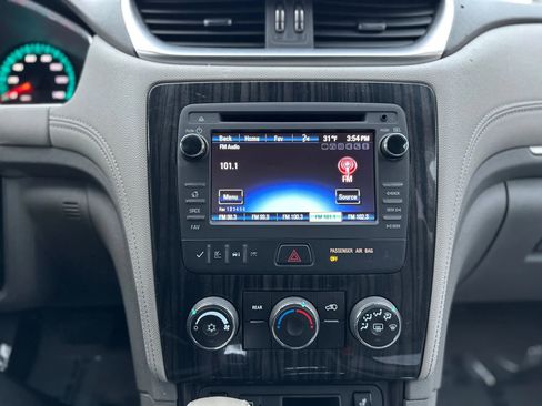 Used 2014 Chevrolet Traverse LT w/ All-Star Edition image 26