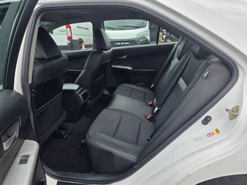 Used 2014 Toyota Camry SE image 14