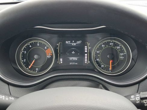 Used 2020 Jeep Cherokee Latitude Plus AWD/4WD image 19