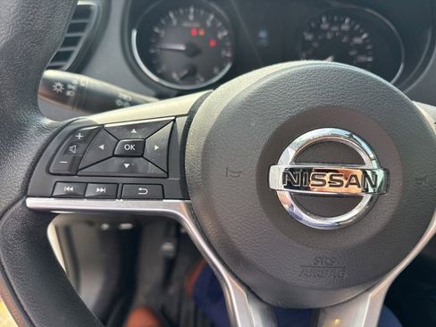 Used 2017 Nissan Rogue S AWD/4WD image 27