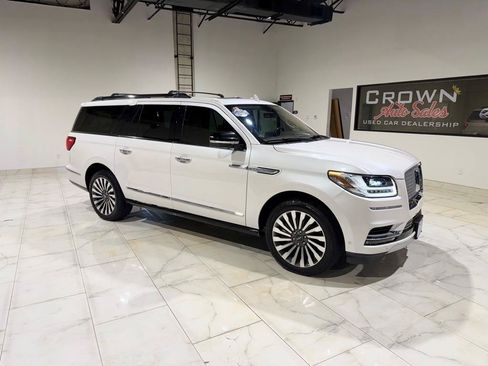 Used 2019 Lincoln Navigator L Reserve AWD/4WD image 3